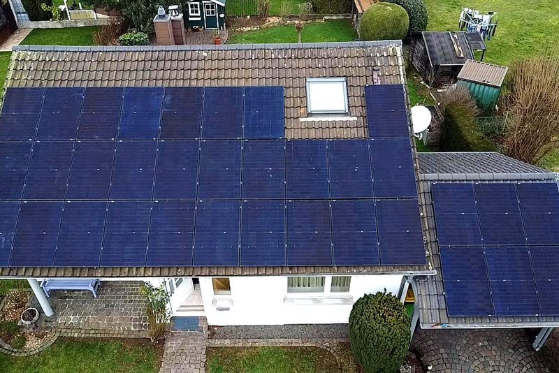 Photovoltaikanlage: Wohnhaus mit Anbau
