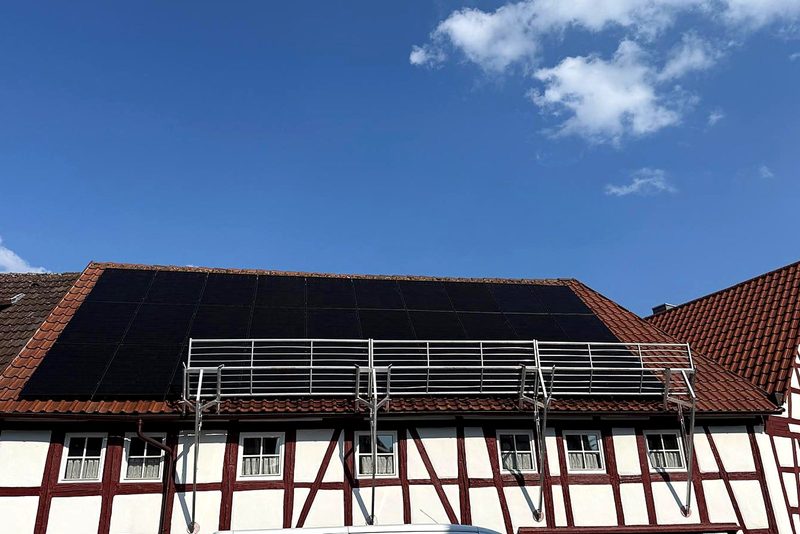 Historisches Geb&auml;ude mit Photovoltaikanlage im Raum Heilbronn